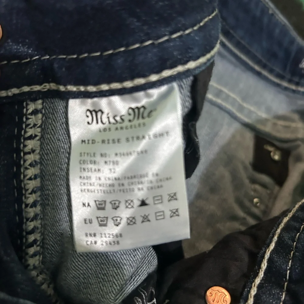 Women’s Miss Me Los Angeles Mid Rise Straight Leg Jeans size 29 length 32